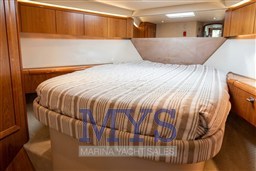 Hatteras 54 Convertible (4)