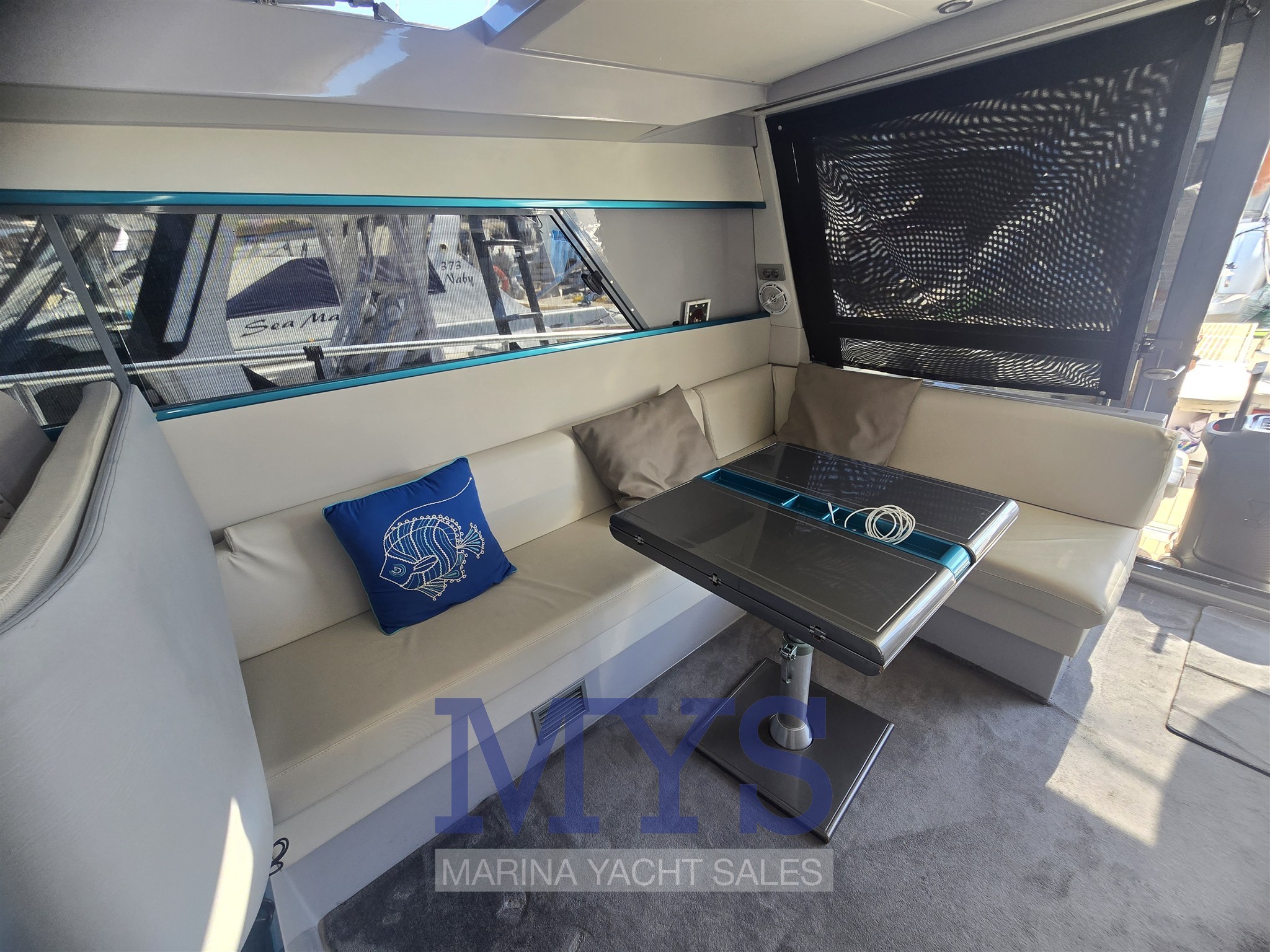 FERRETTI 40 ROADSTAR (11)