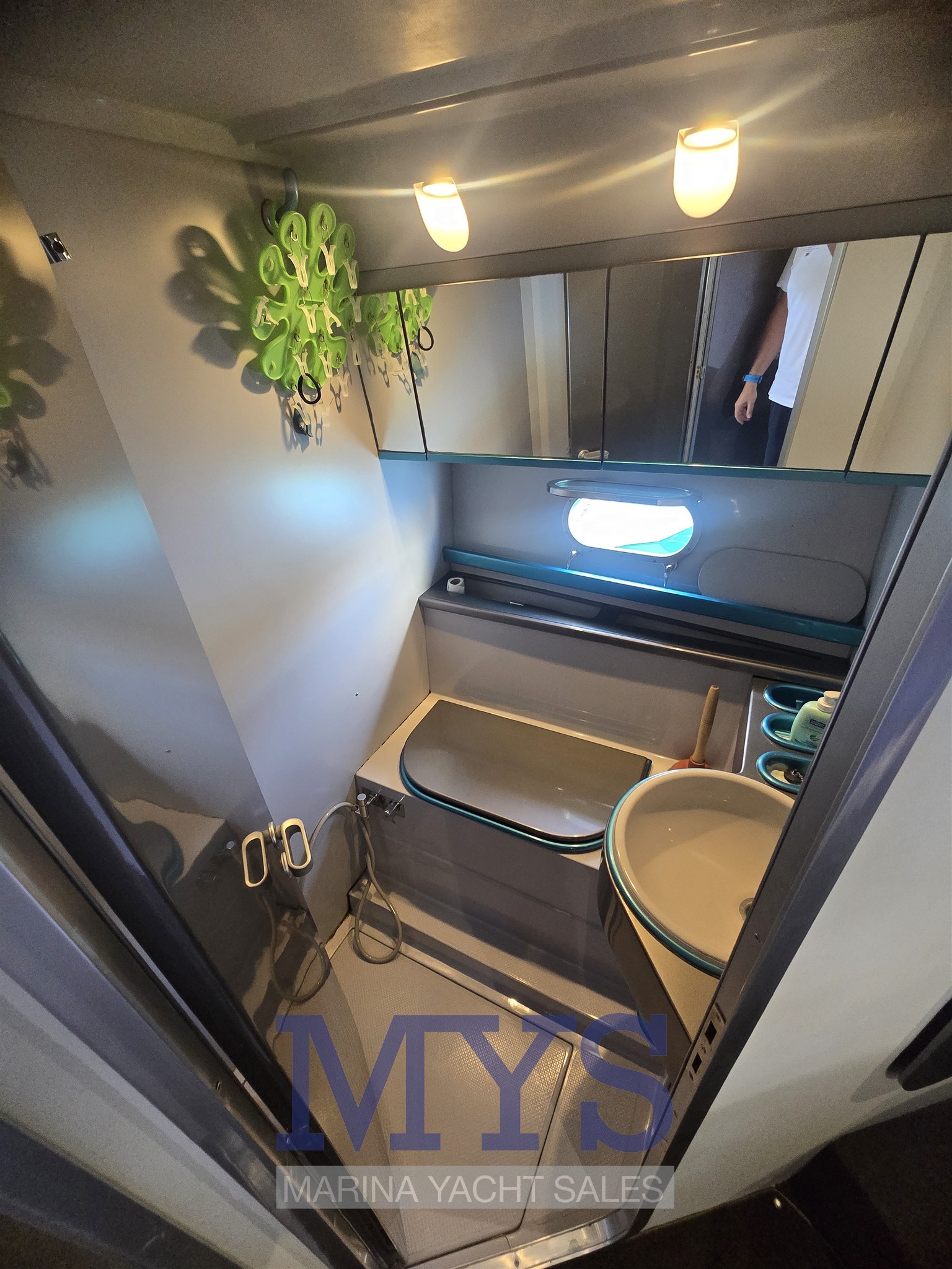 FERRETTI 40 ROADSTAR (47)