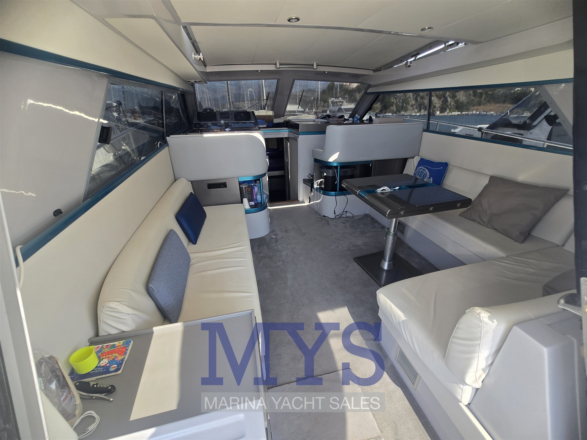 FERRETTI 40 ROADSTAR (12)