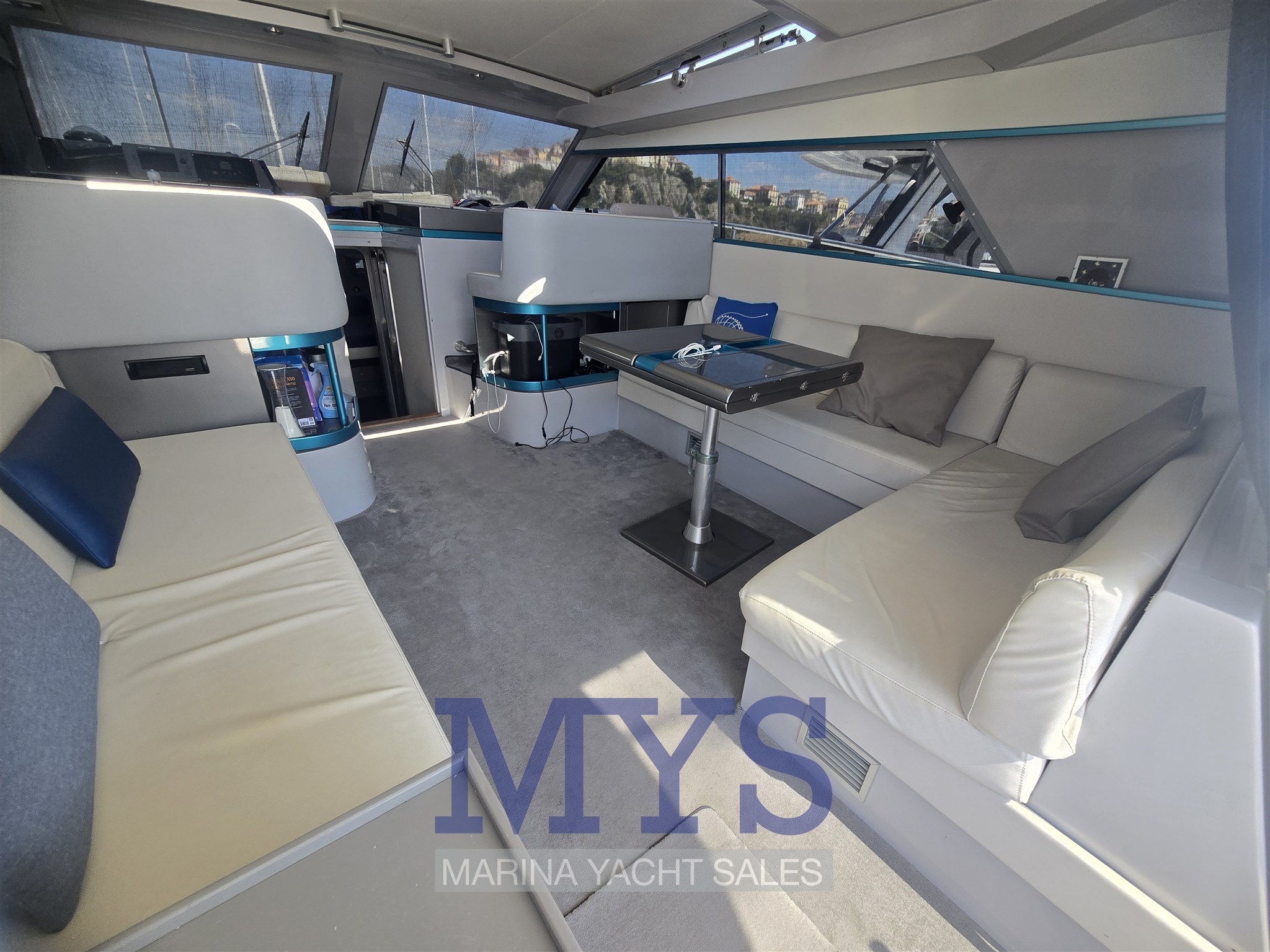 FERRETTI 40 ROADSTAR (14)