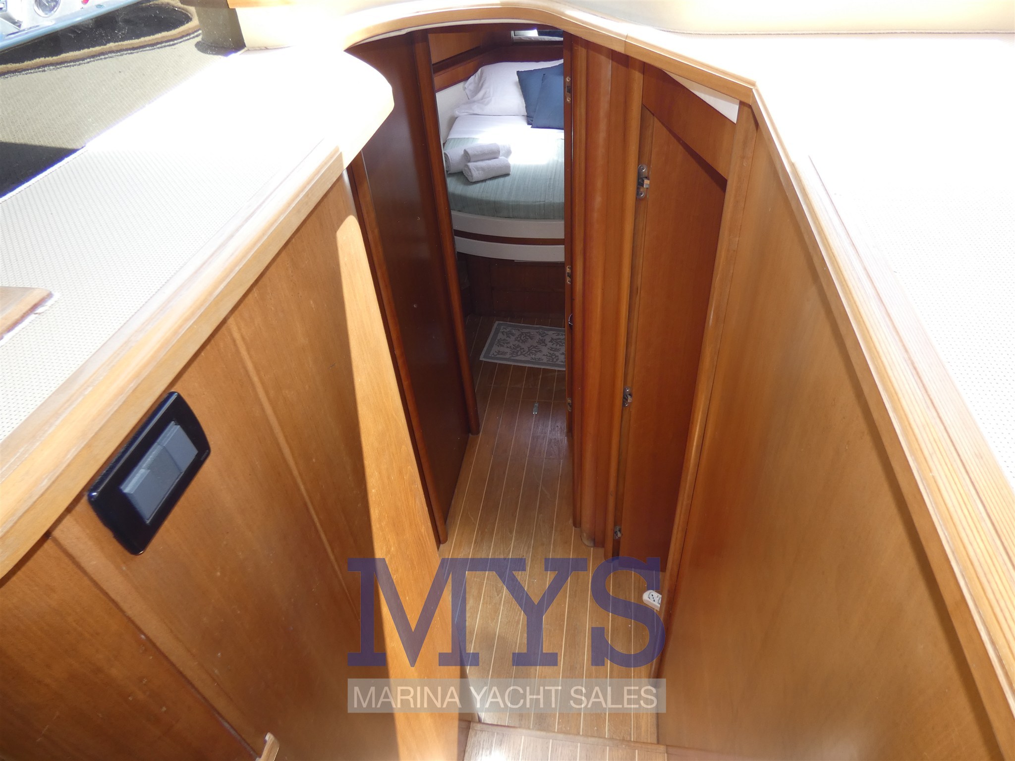 CAYMAN 42 FLY (8)