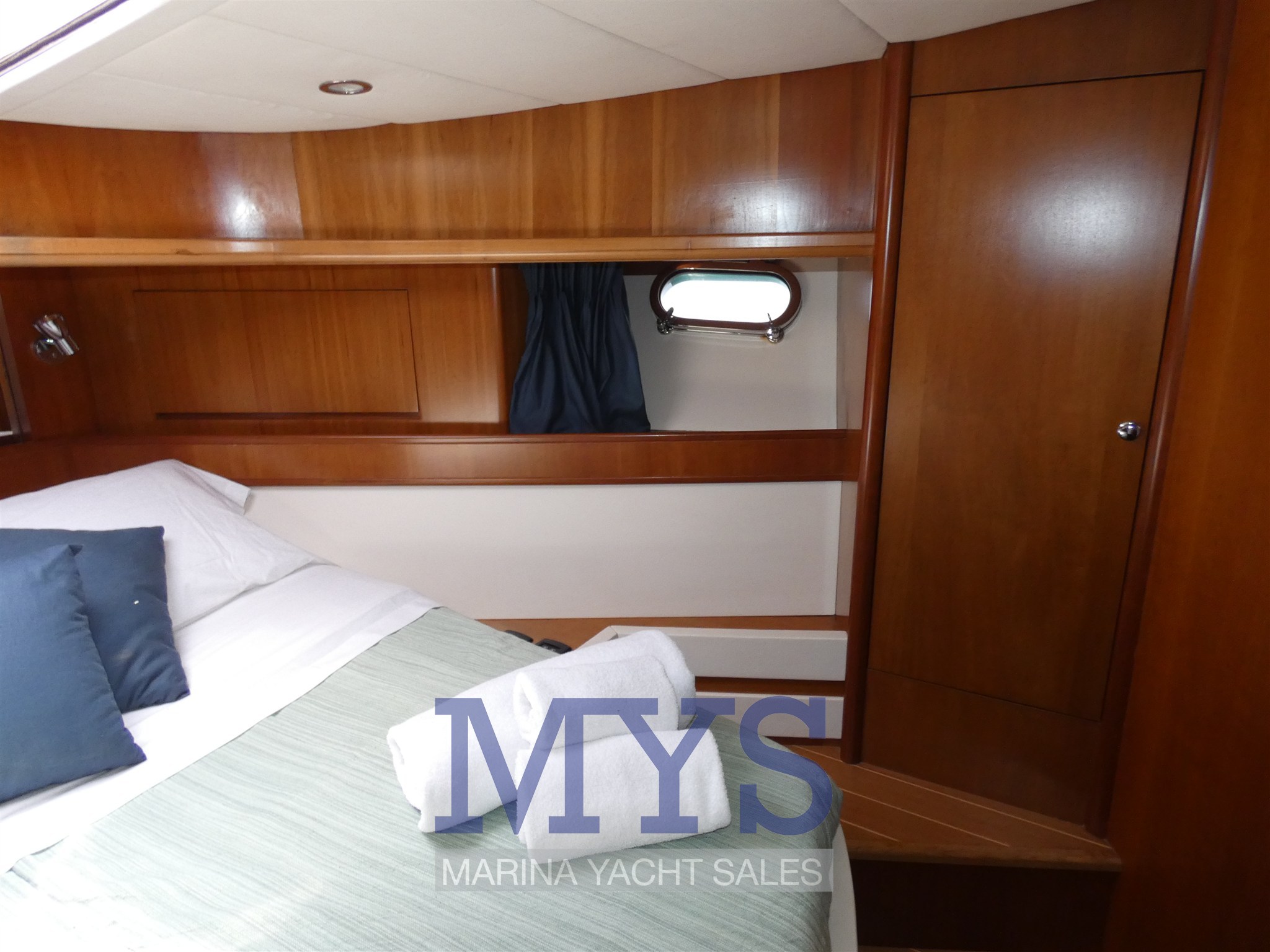 CAYMAN 42 FLY (13)