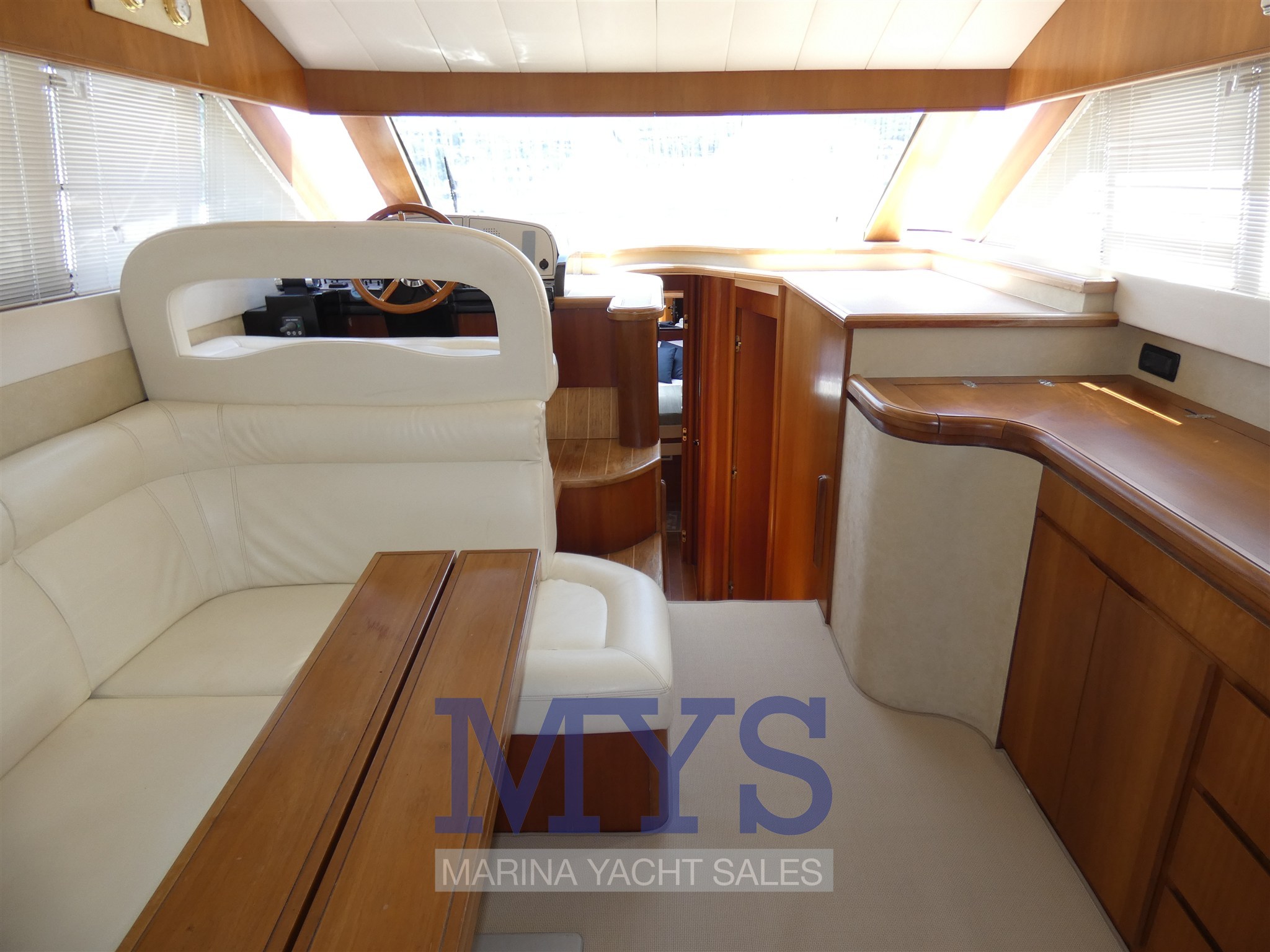 CAYMAN 42 FLY (2)