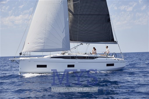 BAVARIA C38 (11)