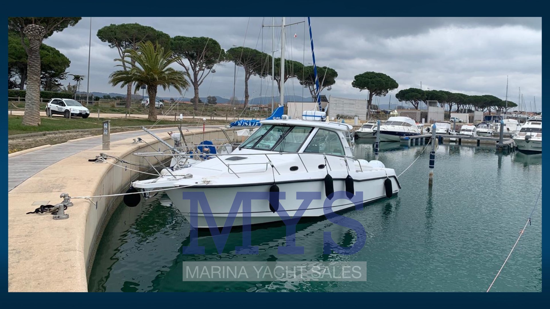 Boston Whaler 345 Conquest (6)