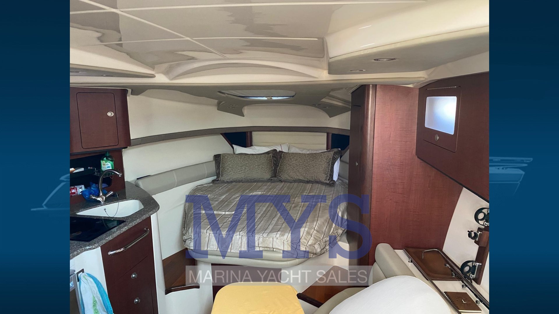 Boston Whaler 345 Conquest (21)