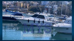 Boston Whaler 345 Conquest (7)