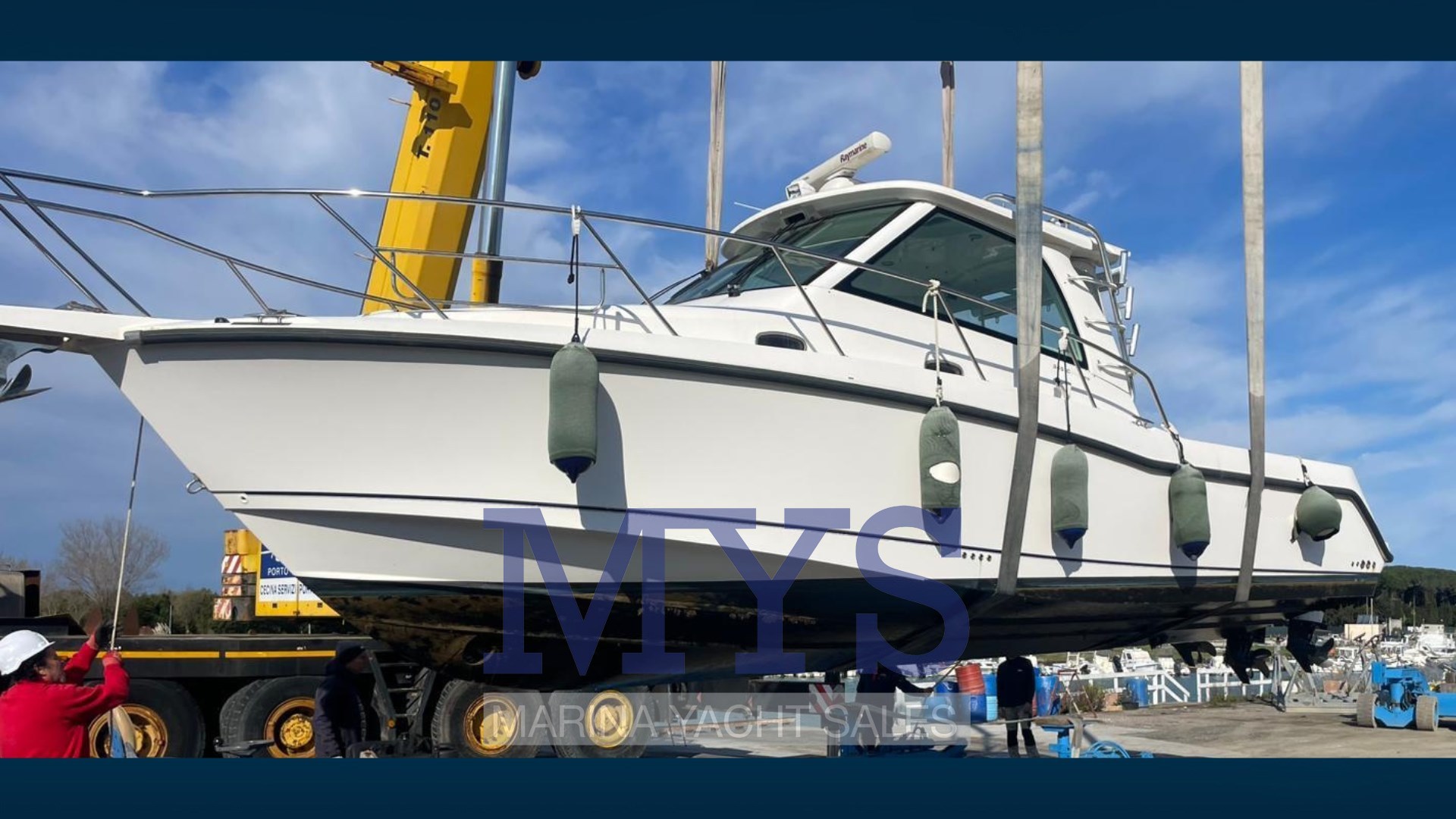 Boston Whaler 345 Conquest (13)