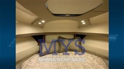 Boston Whaler 345 Conquest (19)