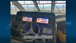 Boston Whaler 345 Conquest (10)