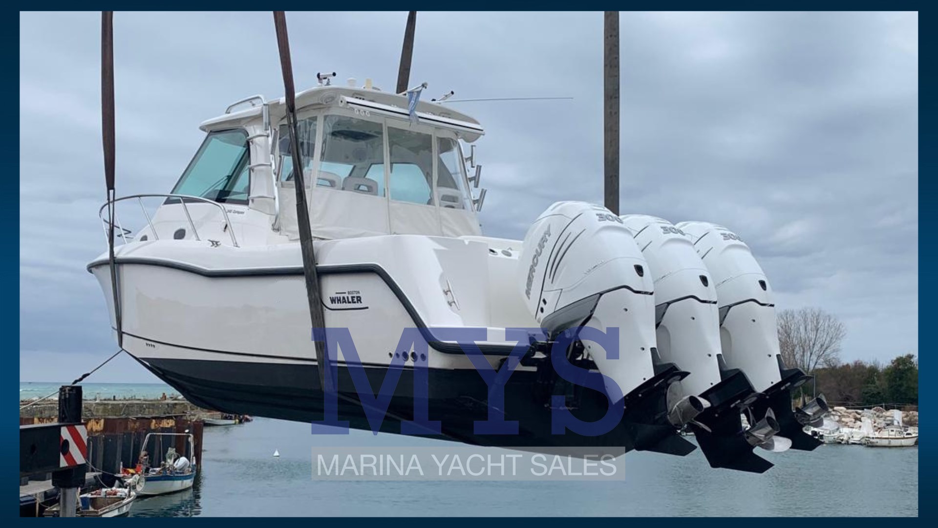 Boston Whaler 345 Conquest (18)