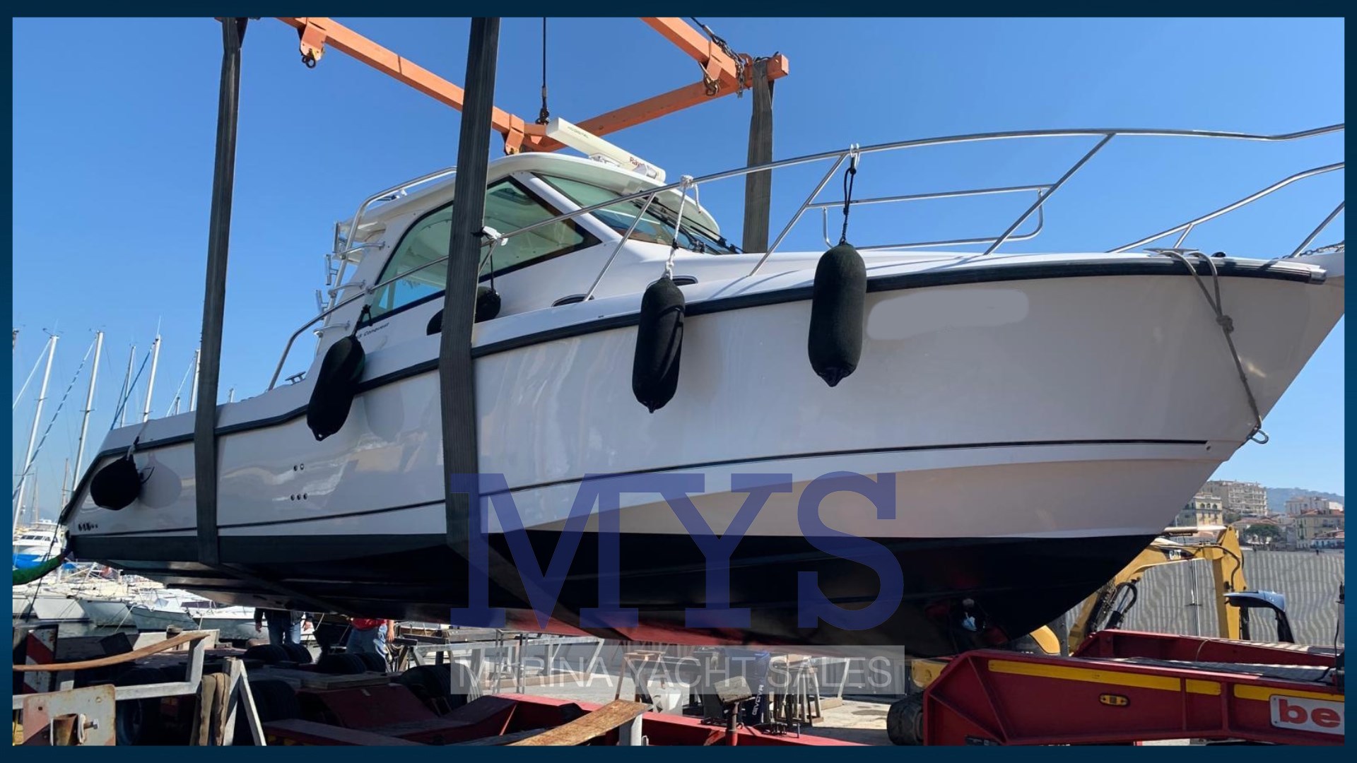 Boston Whaler 345 Conquest (14)