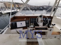 Blackfin 38 cockpit.jpg