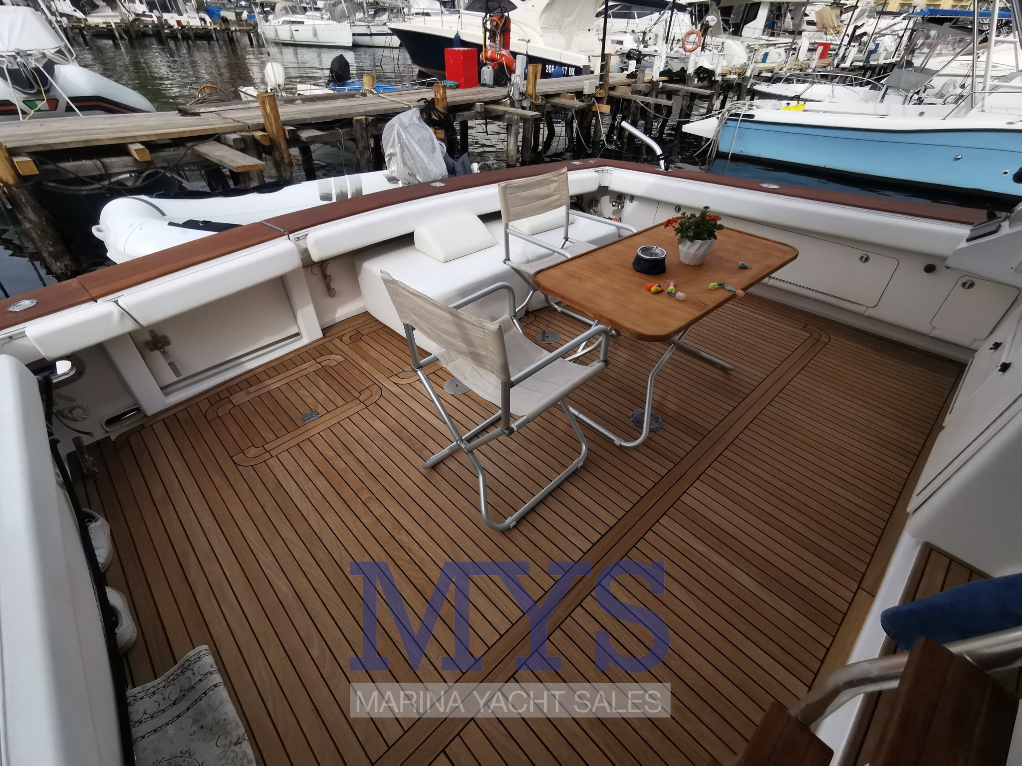 Blackfin 38 pozzetto.jpg