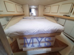 Blackfin 38 cabina di prua.jpg