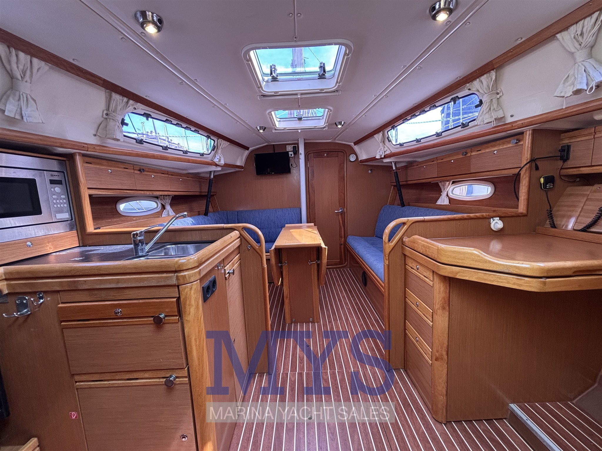 BAVARIA 34' CRUISER (12)