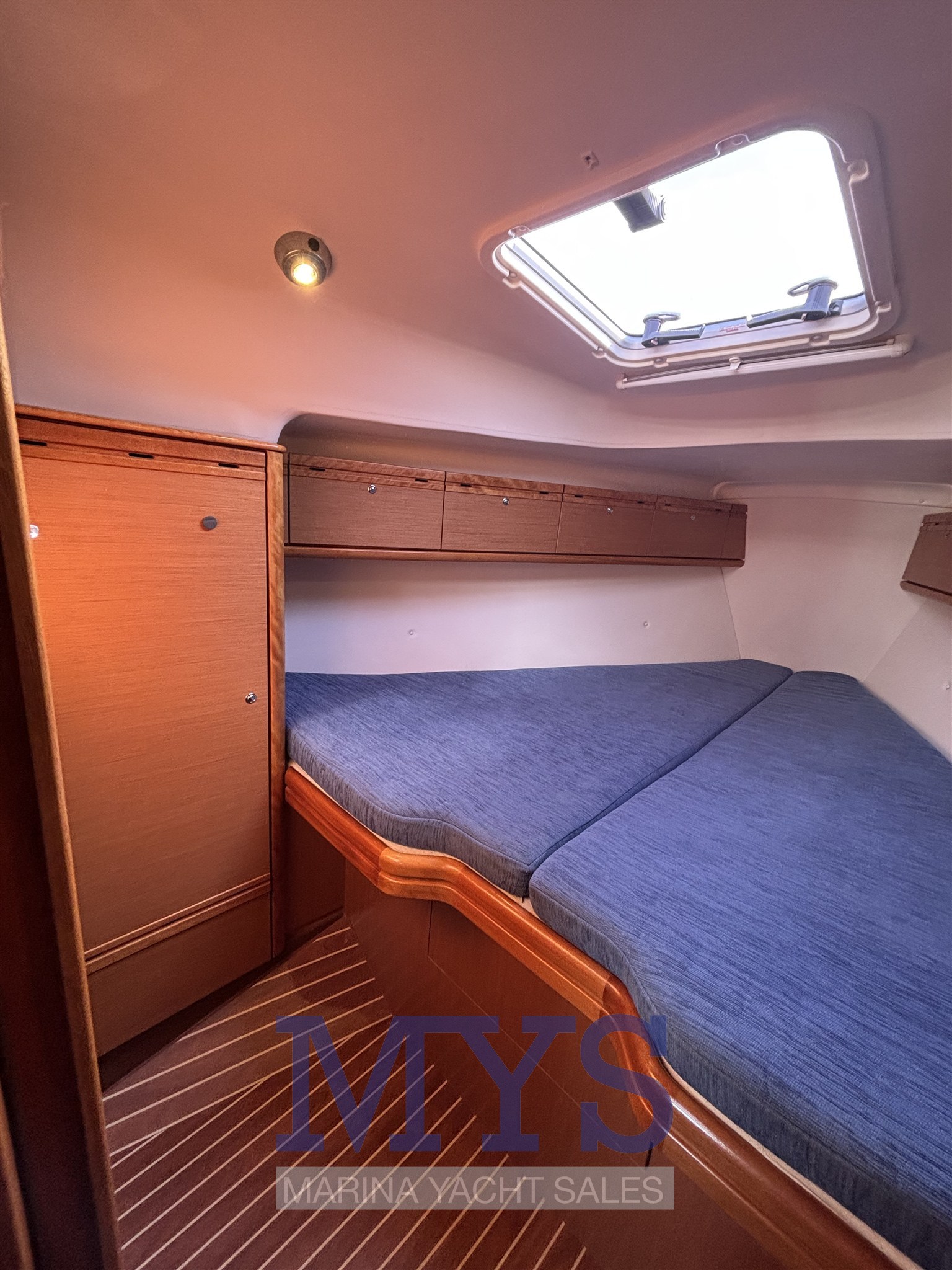 BAVARIA 34' CRUISER (9)