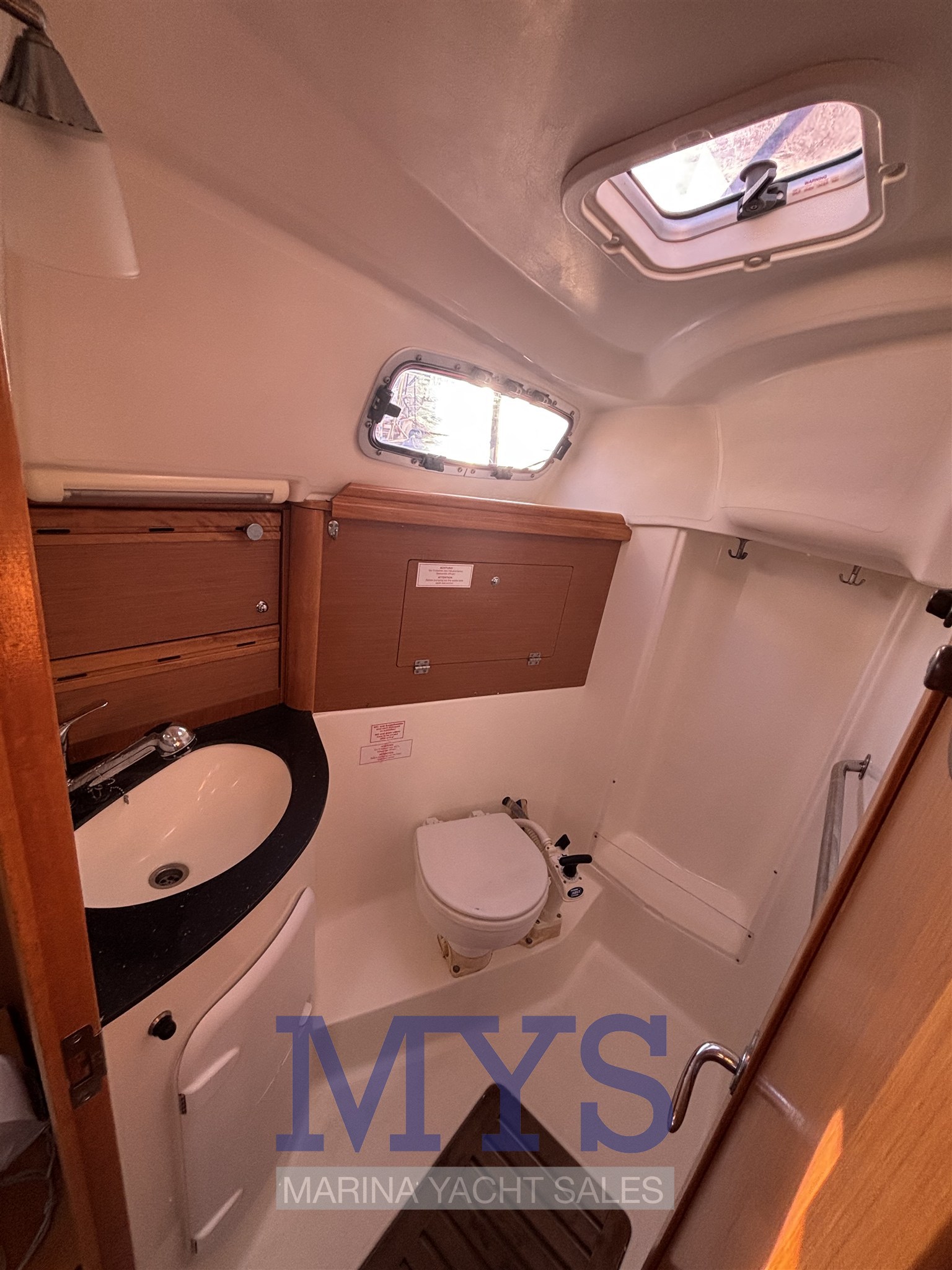 BAVARIA 34' CRUISER (10)