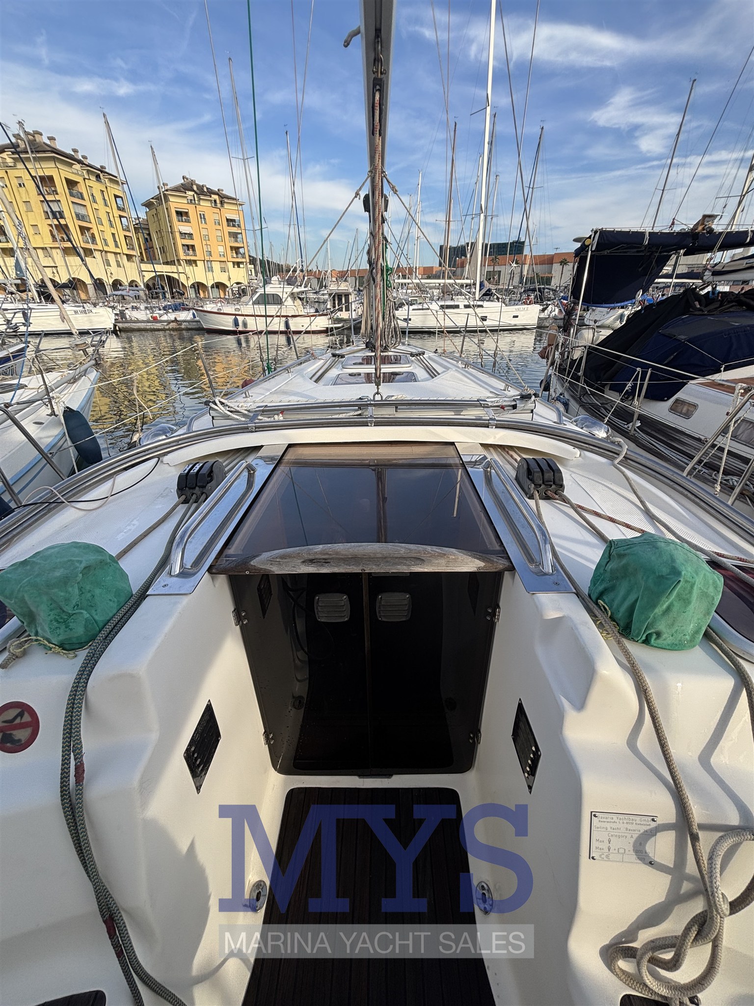 BAVARIA 34' CRUISER (7)