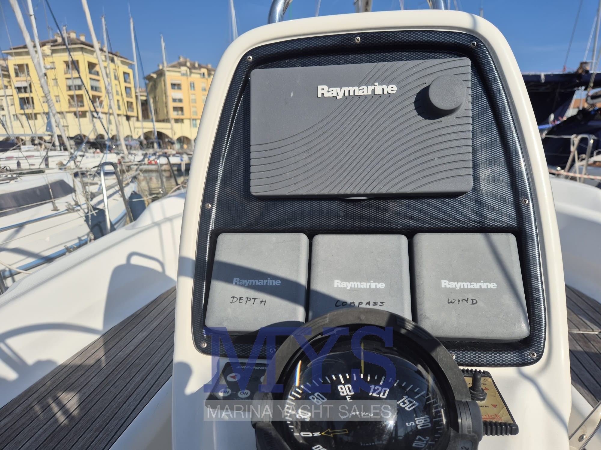 BAVARIA 34' CRUISER (74)