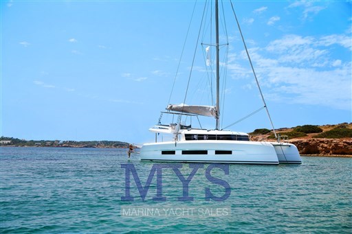 Dufour 48 Catamarans (40)