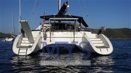 Privilege 465 stern side