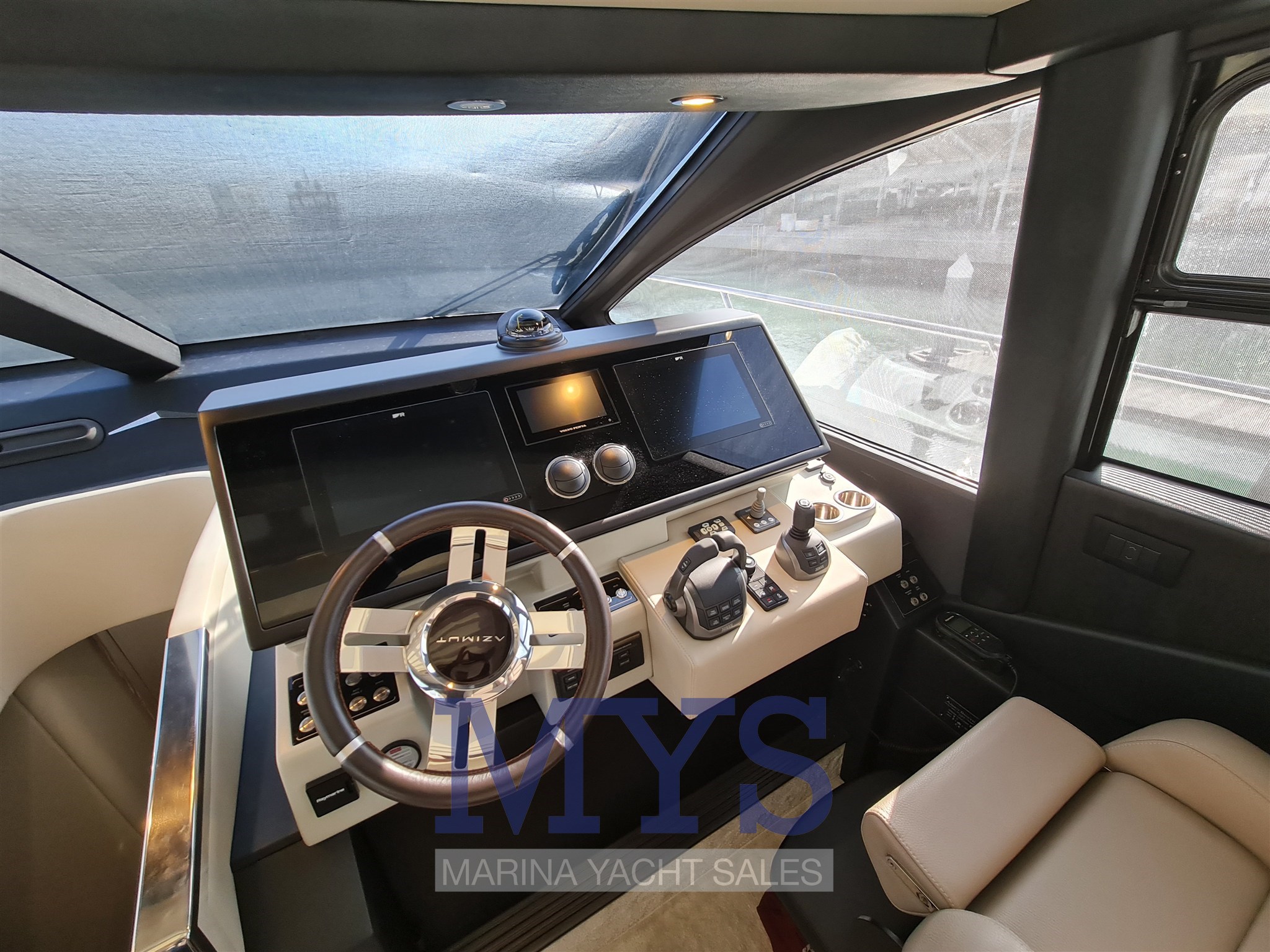 AZIMUT S6 SPORTFLY (21)