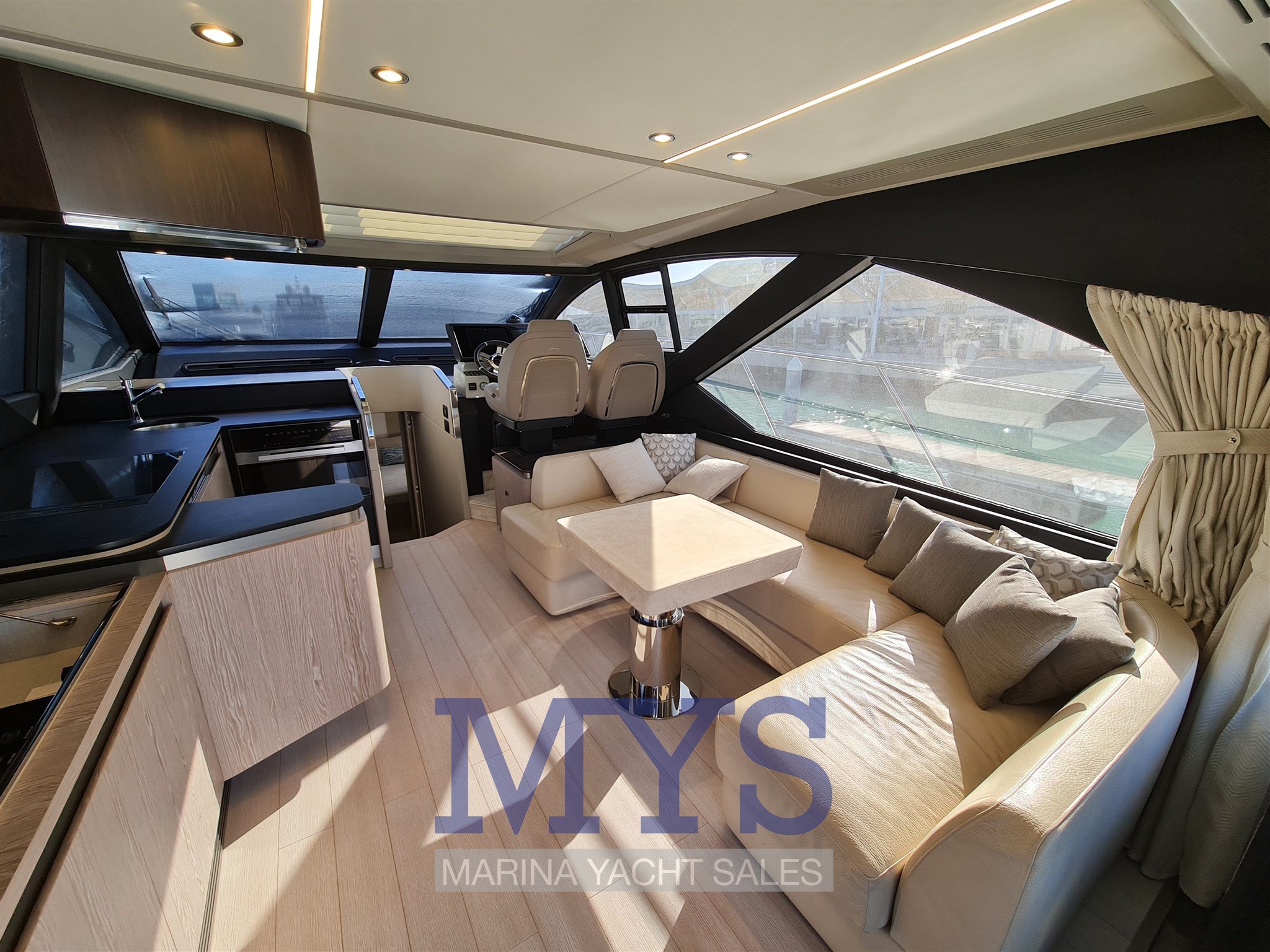 AZIMUT S6 SPORTFLY (12)