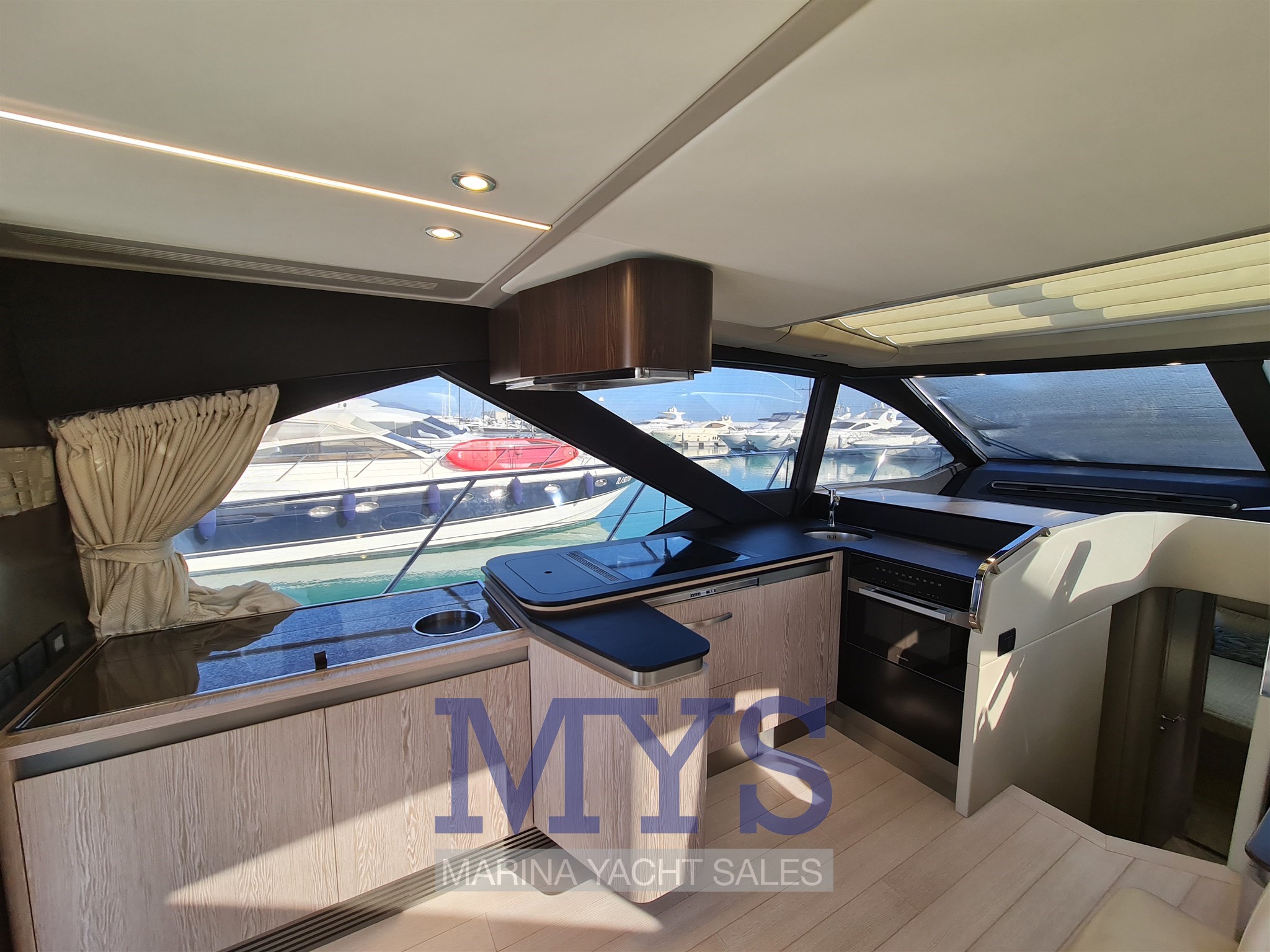 AZIMUT S6 SPORTFLY (19)