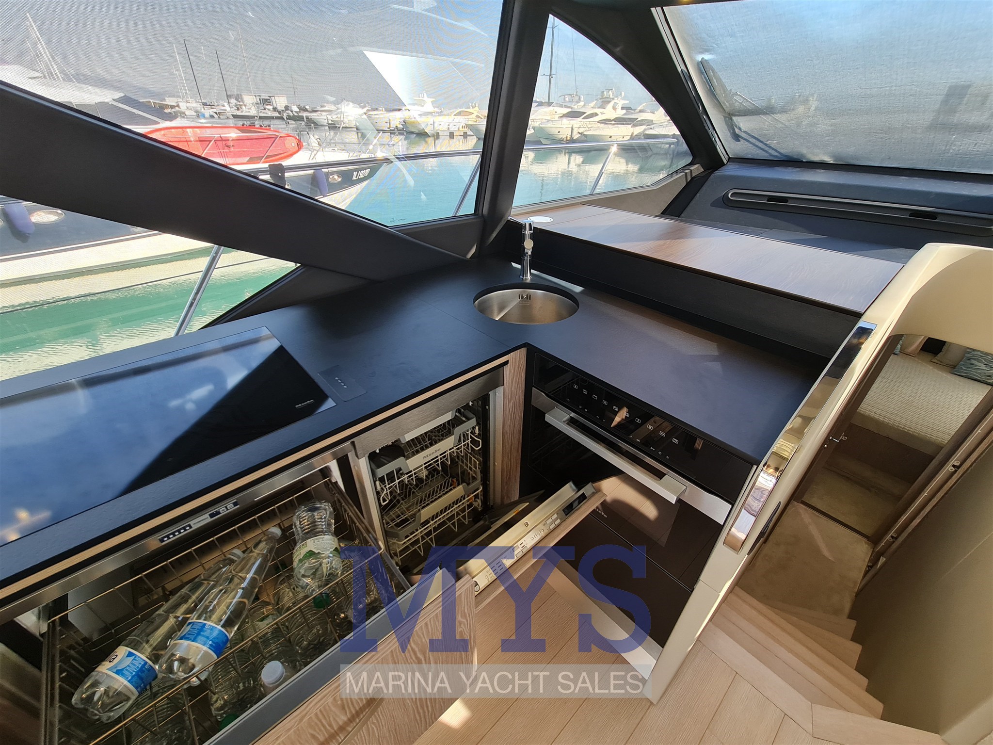 AZIMUT S6 SPORTFLY (16)