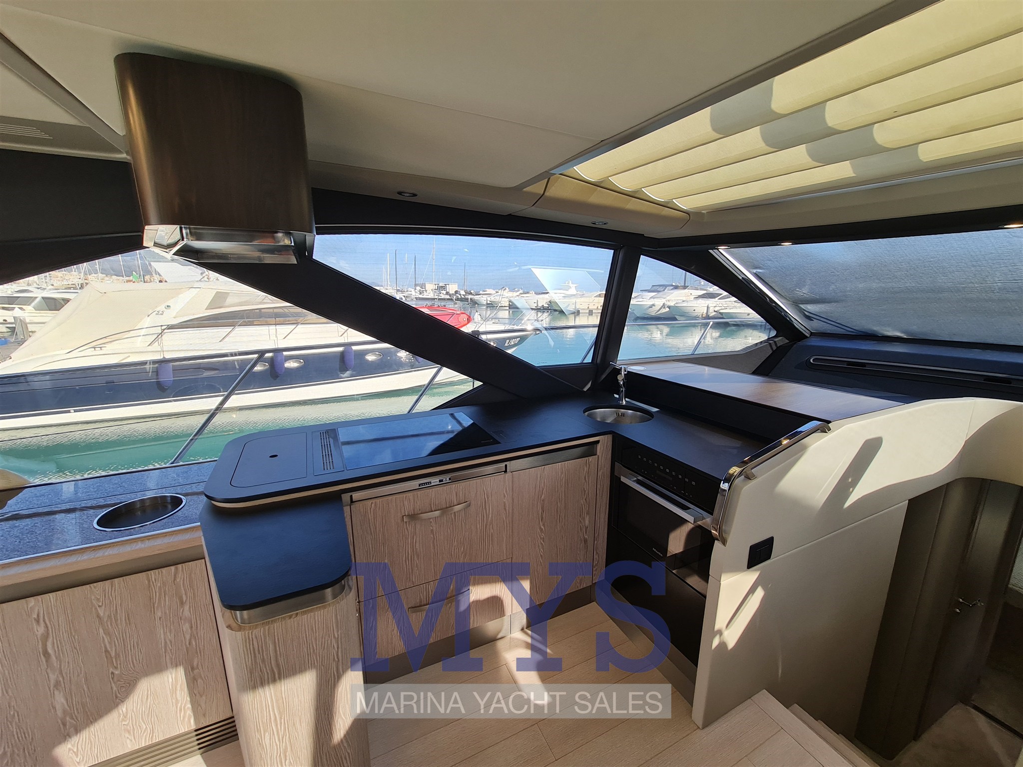AZIMUT S6 SPORTFLY (14)