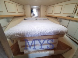 Blackfin 38 cabina di prua.jpg