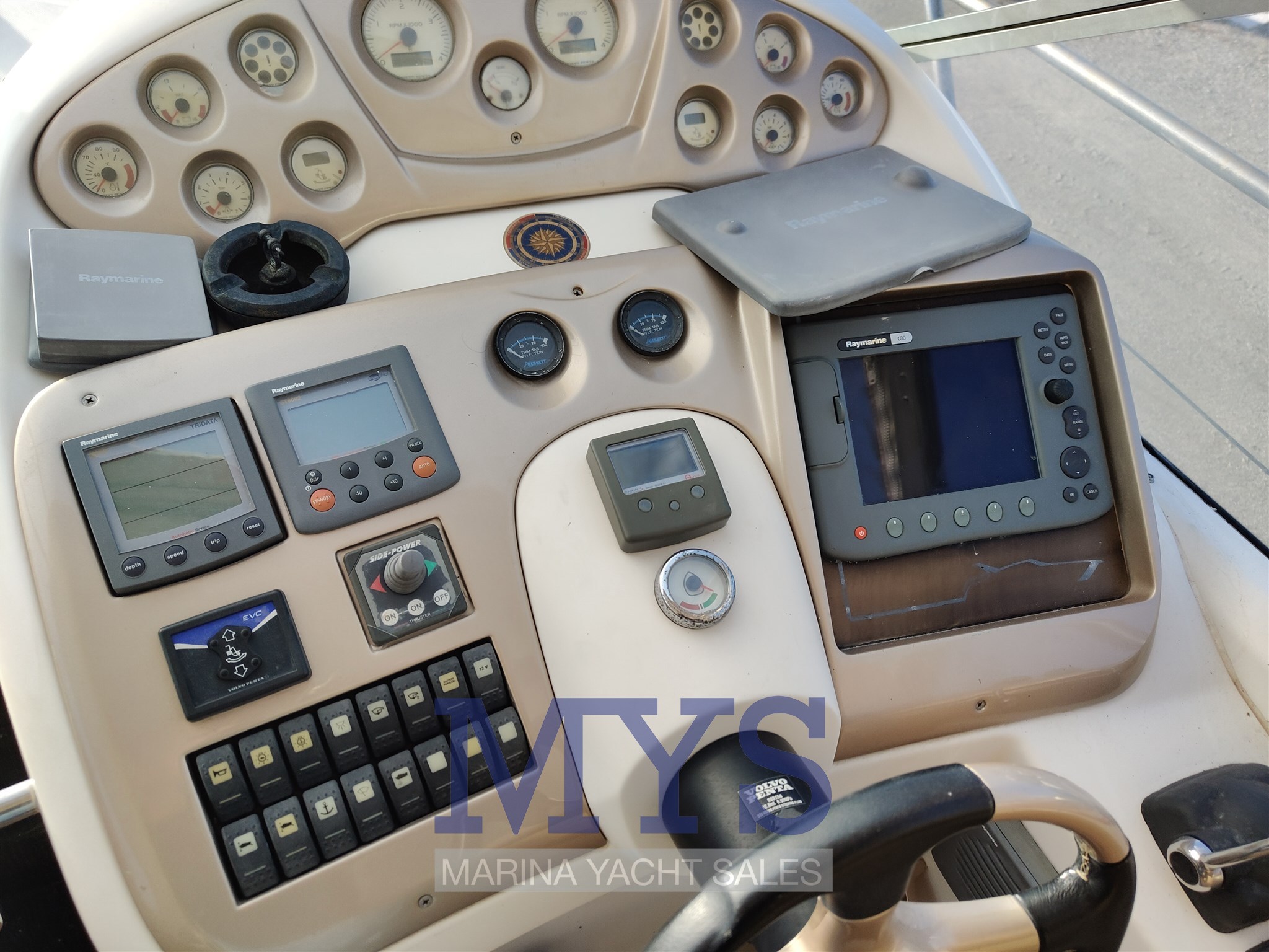 Sessa Marine C 42 HT