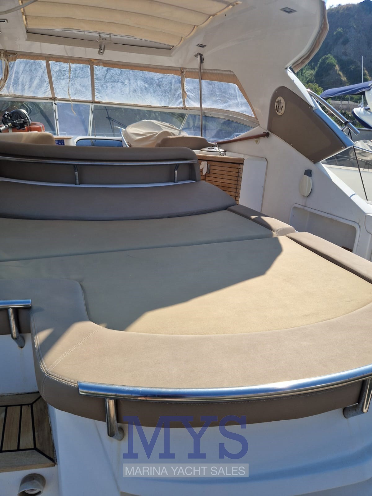 Sessa Marine C 42 HT