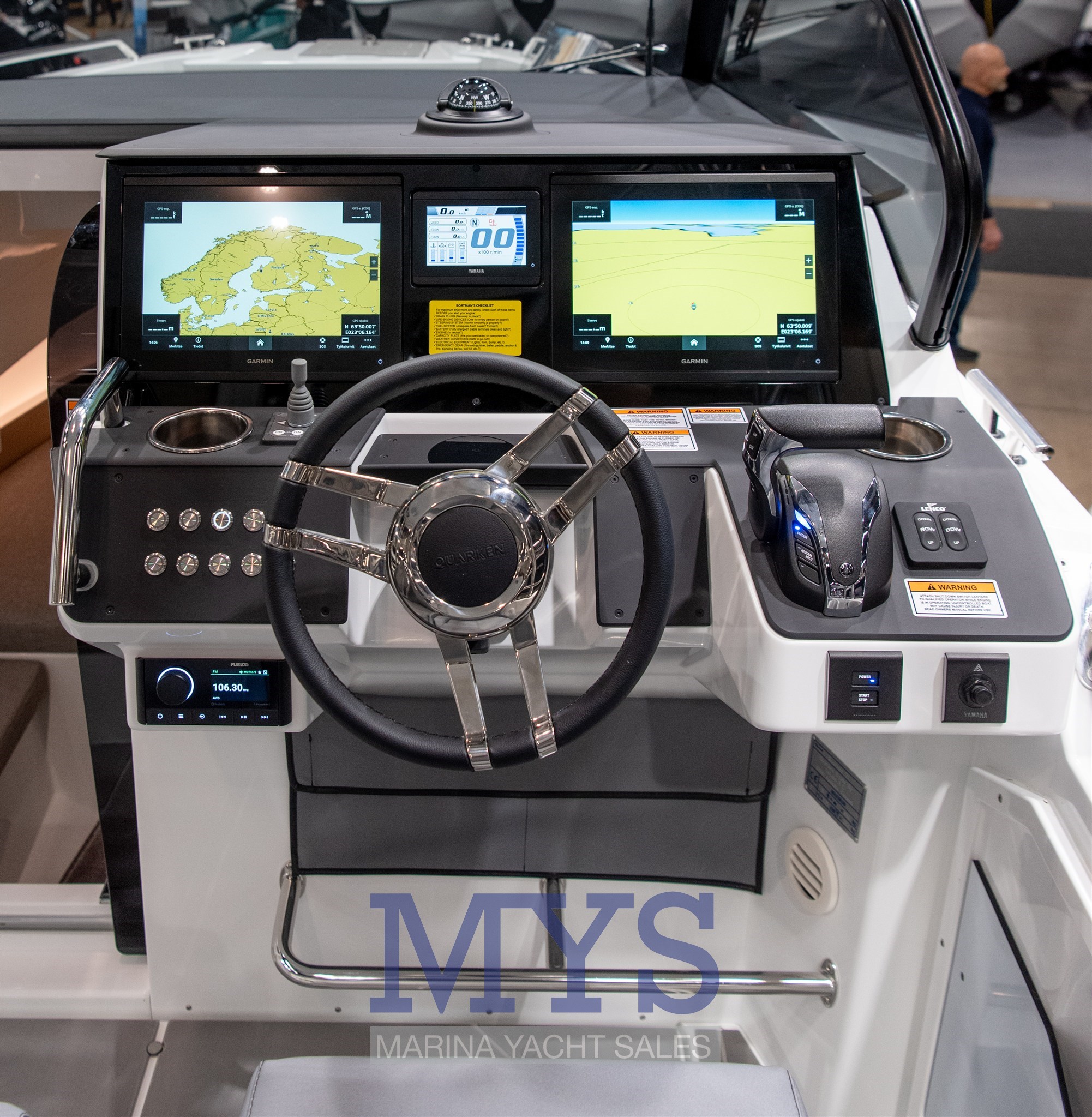 QUARKEN 27 T-TOP (4)