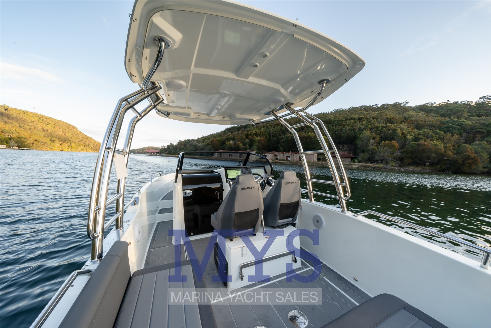 QUARKEN 27 T-TOP (19)