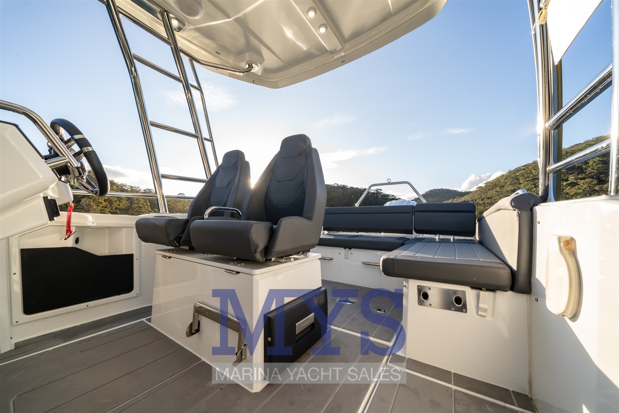 QUARKEN 27 T-TOP (20)