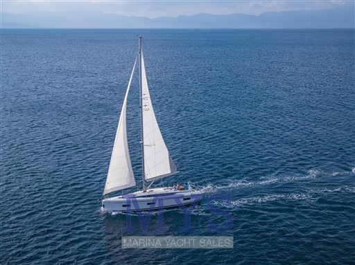 BAVARIA C42 (6)