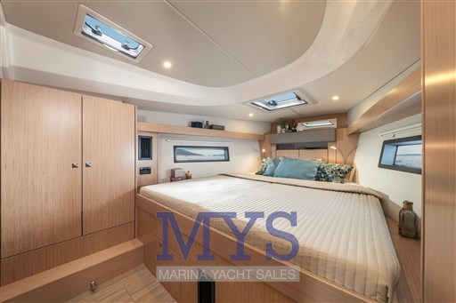 BAVARIA C42 (15)