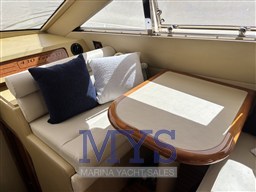 ferretti 430 divanetto