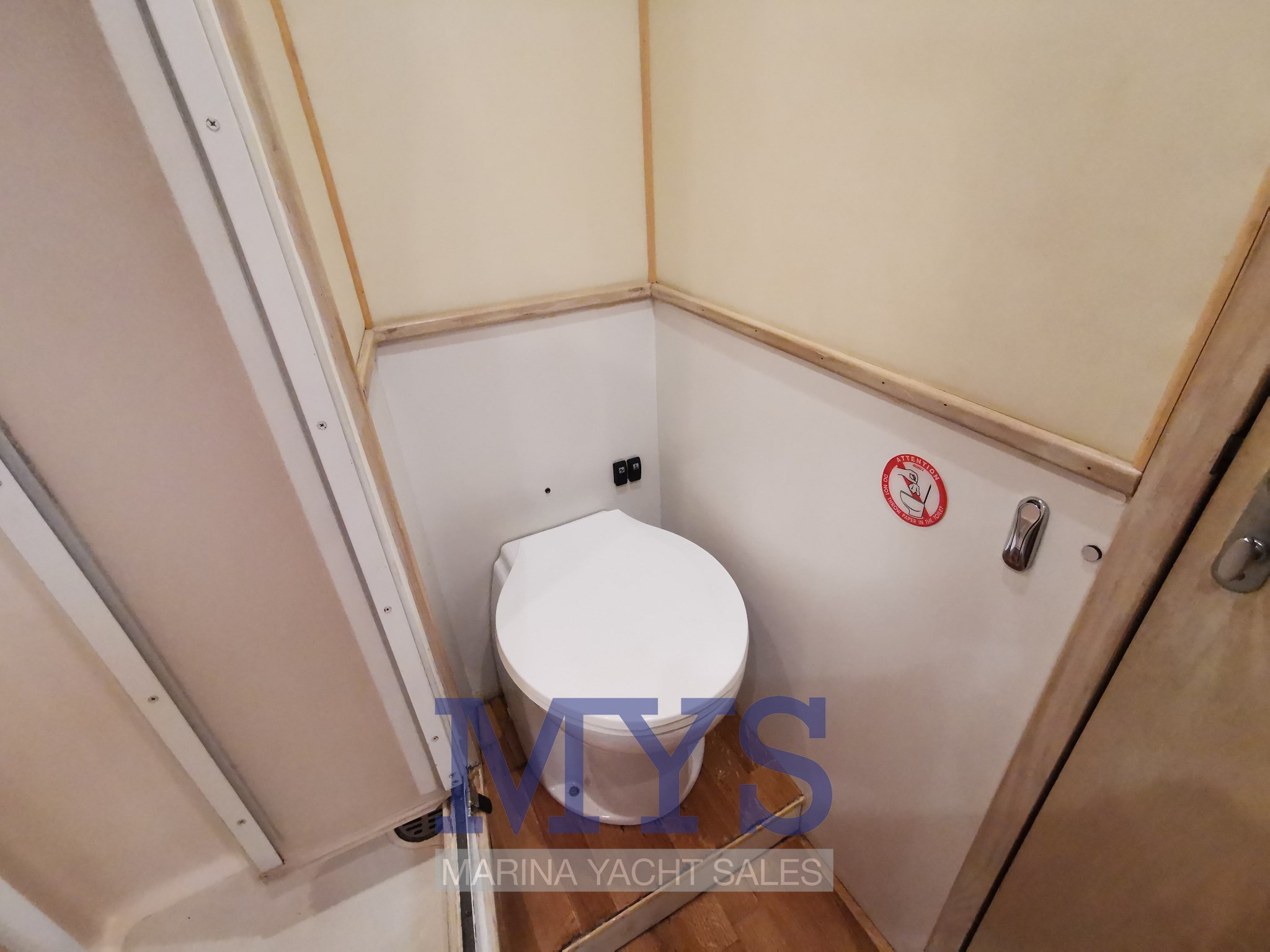 Blackfin 38 bagno.jpg