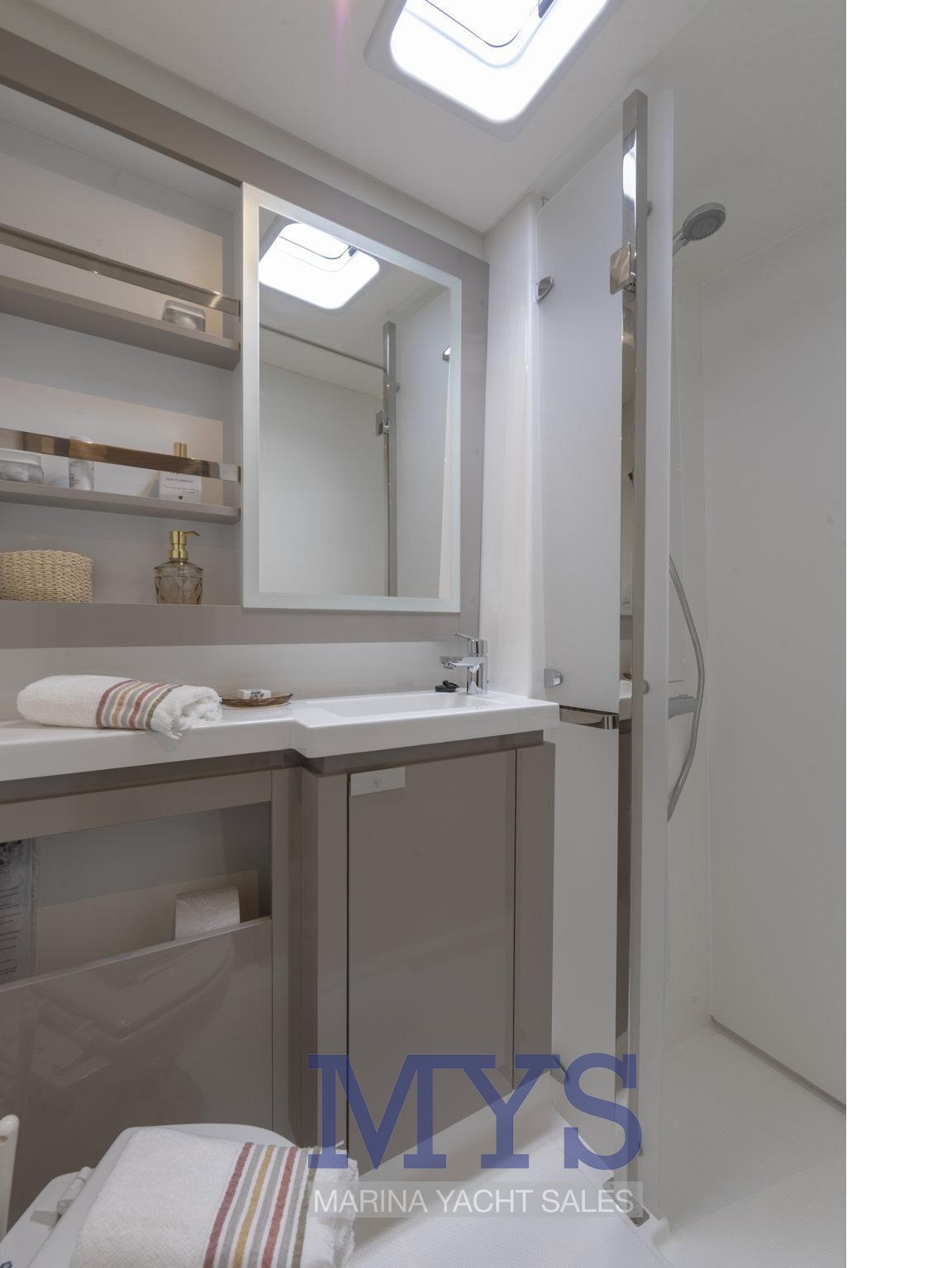 FOUNTAINE PAJOT ELBA 45 (11)