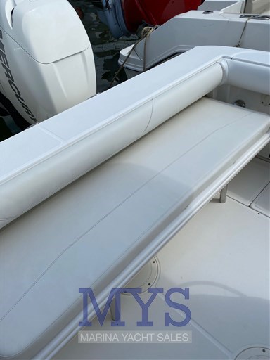 Boston Whaler 320 (14)