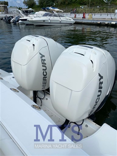 Boston Whaler 320 (16)