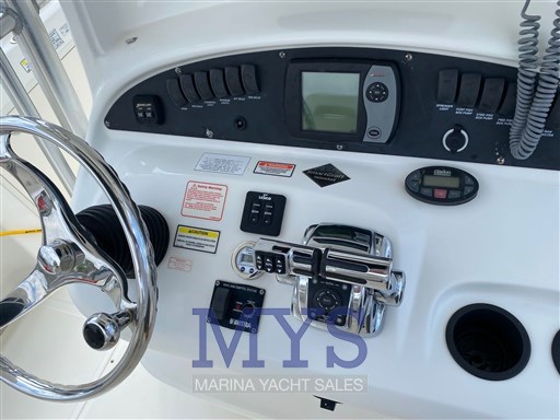 Boston Whaler 320 (18)