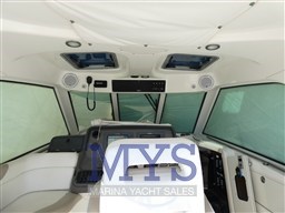 BOSTON WHALER 345 CONQUEST (15)