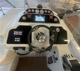 MANO' MARINE 28.50 2008 RYB (15)