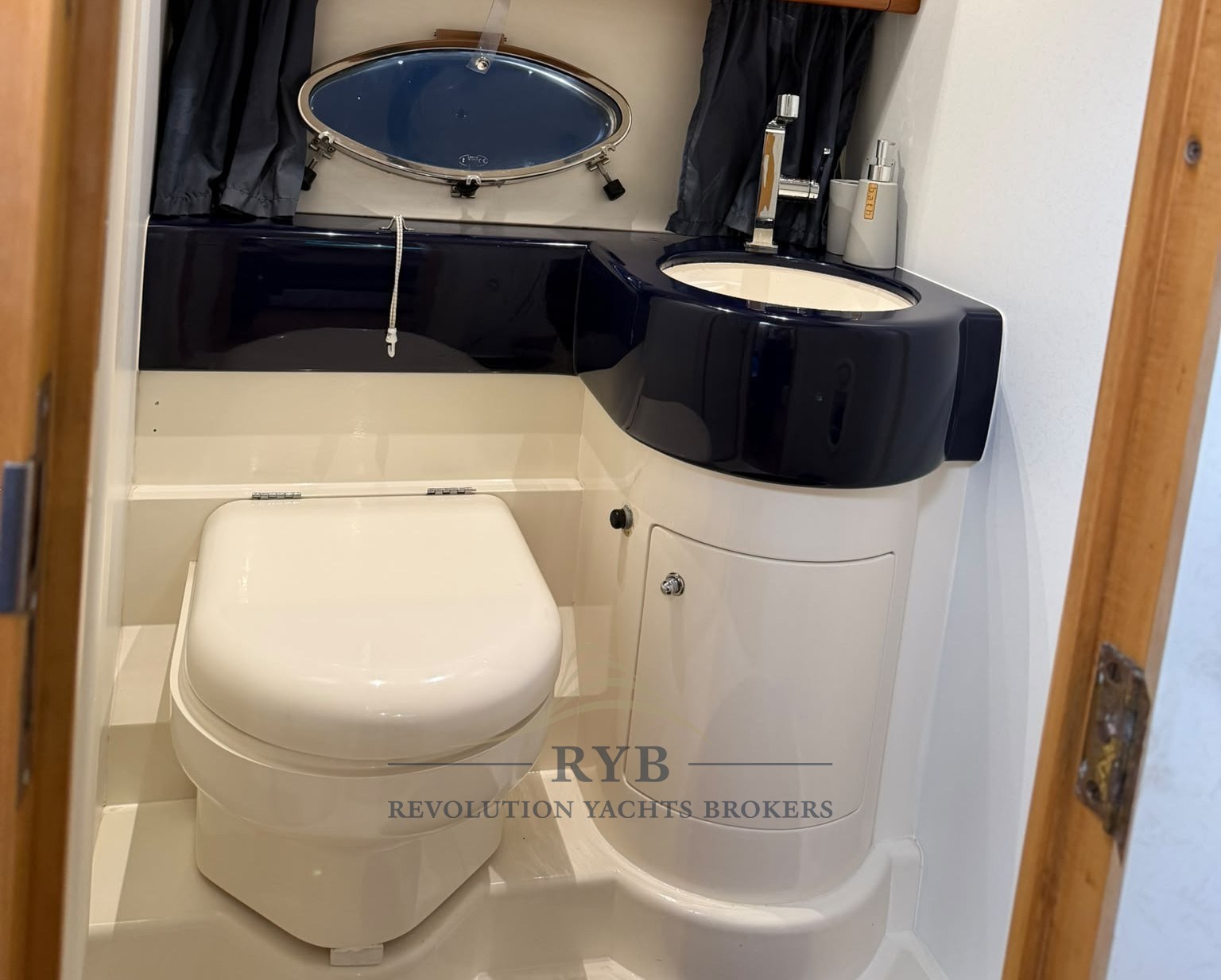 PRINCESS V55 2000 RYB (2)