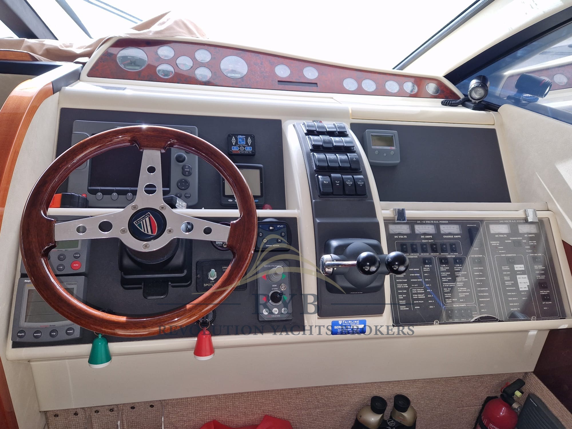 FAIRLINE PHATNOM 50 2005 RYB  (39)